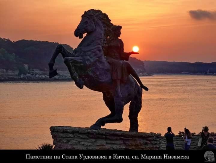 Guest House Kostovi Китен Экстерьер фото