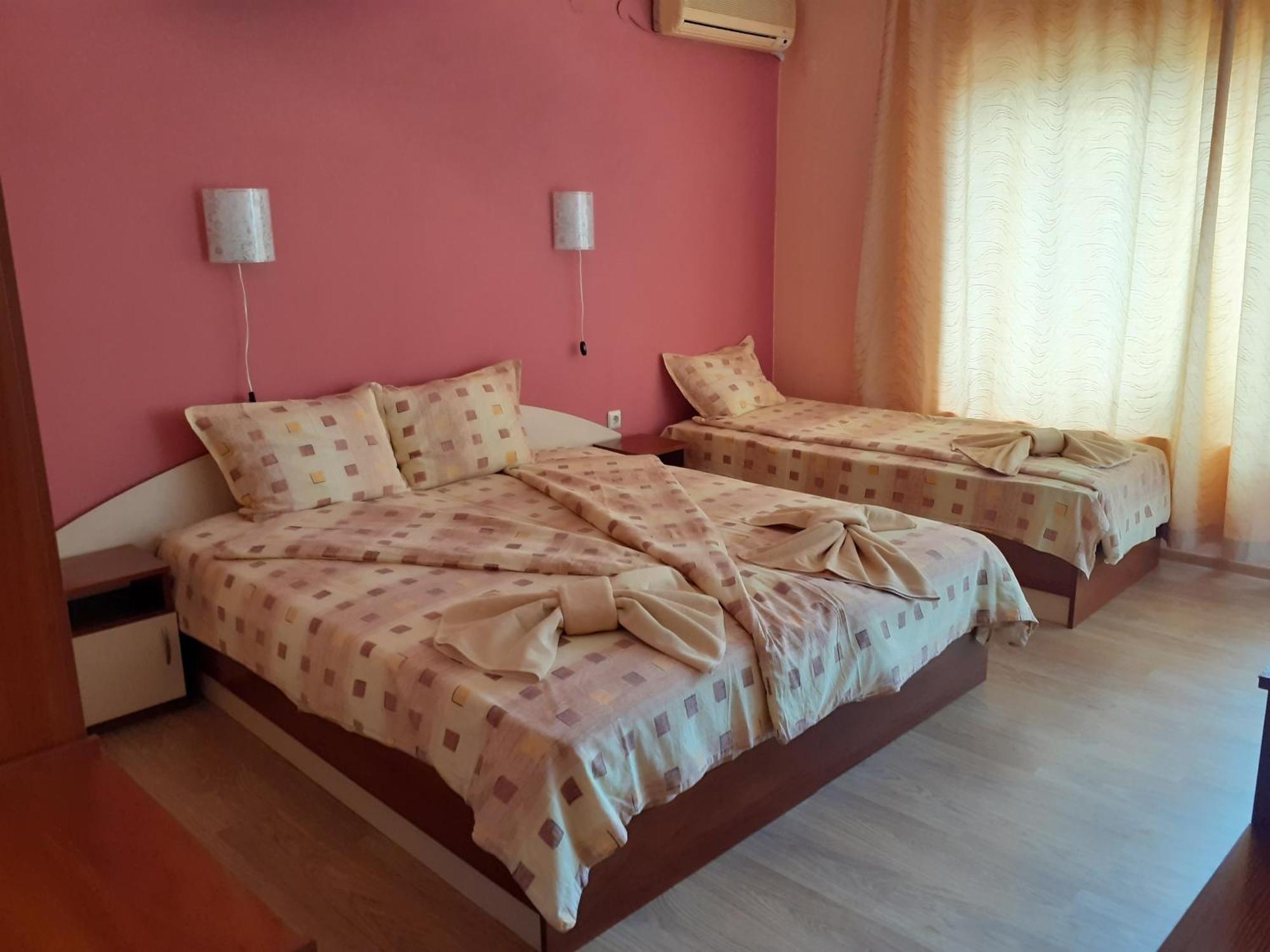 Guest House Kostovi Китен Номер фото